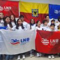 Delegación de Clavados de Bogotá Recibe Banderas para Juegos Nacionales en Cali